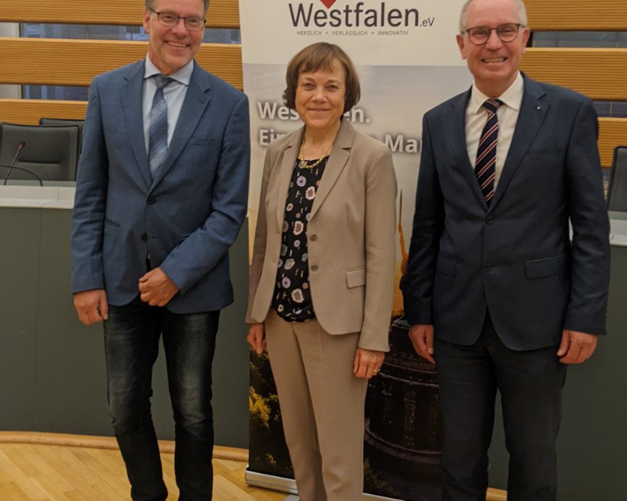 Jürgen Henke, Annette Kurschus und Vorsitzender Manfred Müller